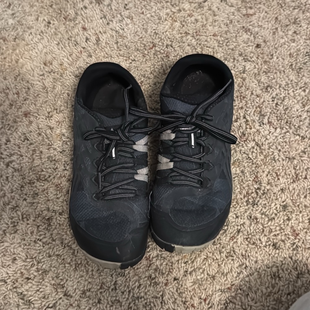 Men's Black Athletic Shoes